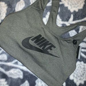Nike sports bra (Size S) In new condition